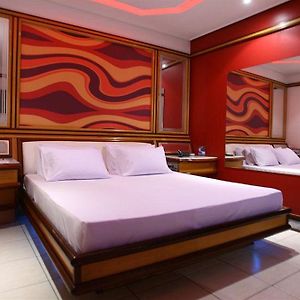 Rivieras Motel (Adults Only)